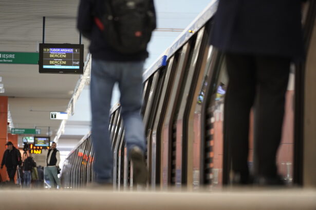 vanzarea abonamentelor anuale la metrou a crescut de aproape noua ori in luna in care s a anuntat scumpirea biletelor de calatorie cifrele oficiale 69f0deb99b00c