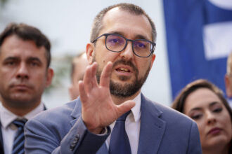 voiculescu aceeasi idee cu rogobete conversia datoriei catre pfizer in beneficii pentru pacienti 69df7060454bb