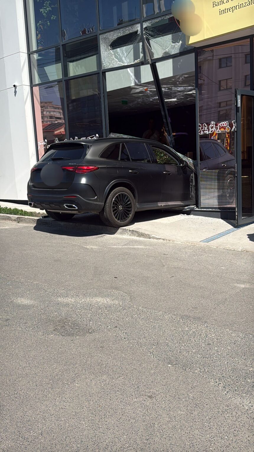 a intrat cu masina intr un bancomat pe o strada din galati o femeie a fost ranita 6a08293398f41