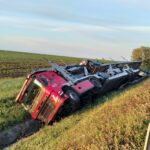 arad un tir care transporta autoturisme s a rasturnat se circula restrictionat pe a1 6a0c200ab79af