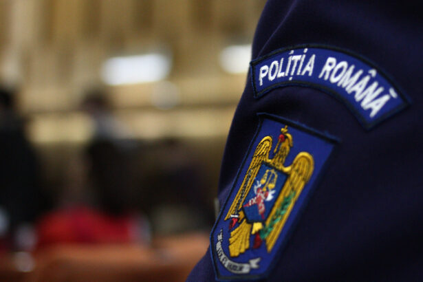 bataie violenta intr un apartament din capitala victima salvata de politisti 6a141261ce674