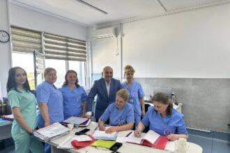catalin cirstoiu anunta primele proteze totale de genunchi operate la buzau pacientii trebuie sa gaseasca aici solutii de diagnostic si tratament 6a06e23f1b2dc