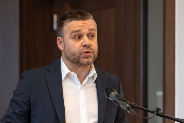ciprian ciucu acuza rar de coruptie dupa ce i s au cerut zeci de mii de lei pentru date statistice misto nu 6a172138ed415