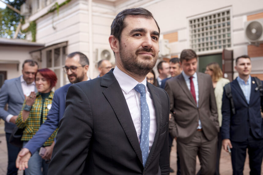 claudiu nasui legea salarizarii e menita sa creasca din nou cheltuielile eu cred ca unele salarii la stat ar trebui sa scada 6a156fc68bf21