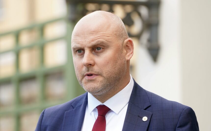 criza dronelor din letonia a reconfigurat toata coalitia de guvernare noul premier isi anunta un program cu unic punct securitatea 6a171478d478e