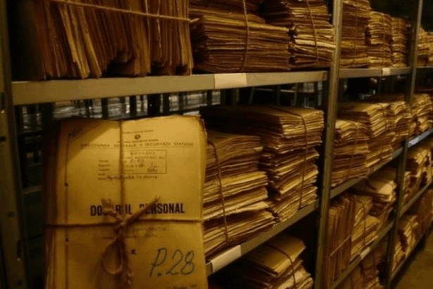 documente romania coruptia mai tare decat frica de securitate cum o discutie din trenul de valeni despre nisip si piatra a ajuns pe mana bratului inarmat al partidului 6a1583d4a8704