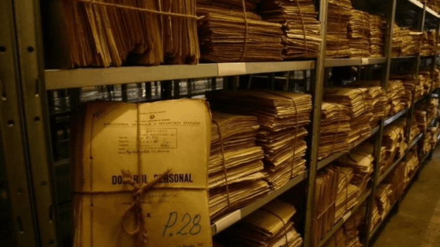 documente romania coruptia mai tare decat frica de securitate cum o discutie din trenul de valeni despre nisip si piatra a ajuns pe mana bratului inarmat al partidului 6a1583d4a8704