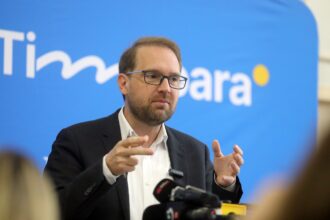 dominic fritz sustinere pentru oana toiu dupa decizia privind o asociatie controlata de adrian nastase a si inceput cuibul de viespi sa se agite 69fdf0a28b1e0