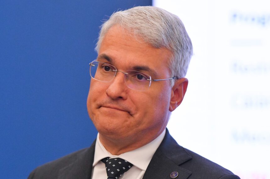 dragos pislaru despre salariile demnitarilor si negocierile cu bruxelles demnitarii nu pot sa fie beneficiarii celor mai mari cresteri salariale nete 6a1702e6e6c50