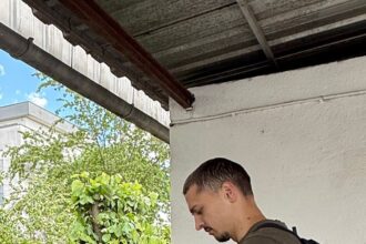 geanta cu bani gasita de un elev jandarm intr o statie de autobuz tanarul a predat o autoritatilor 6a1b068d2fc7d