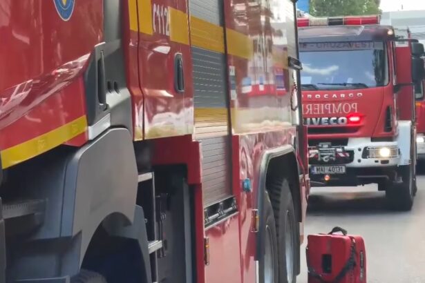 incendiu intr un bloc cu 8 etaje din arad 25 de persoane s au autoevacuat o femeie a primit ingrijiri medicale 6a0c03eade7bf