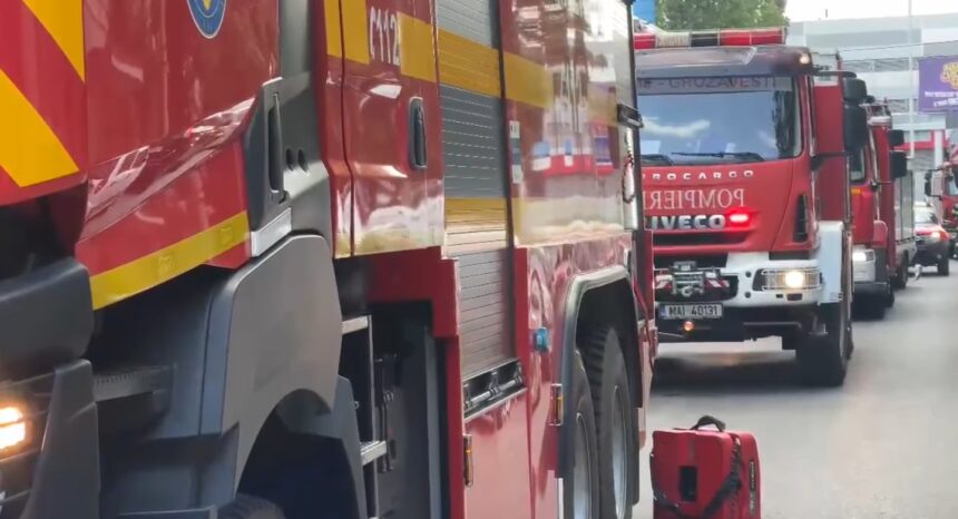incendiu intr un bloc cu 8 etaje din arad 25 de persoane s au autoevacuat o femeie a primit ingrijiri medicale 6a0c03eade7bf