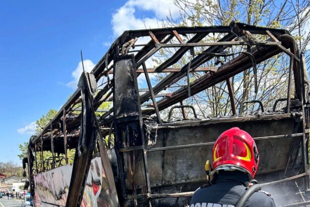 incendiu la un autocar in tulcea cele 27 de persoane aflate la bord s au evacuat la timp 69f471f2ccb24