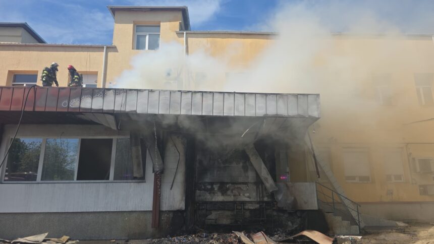 incendiu la un depozit farmaceutic din iasi 69fc7bc114da3