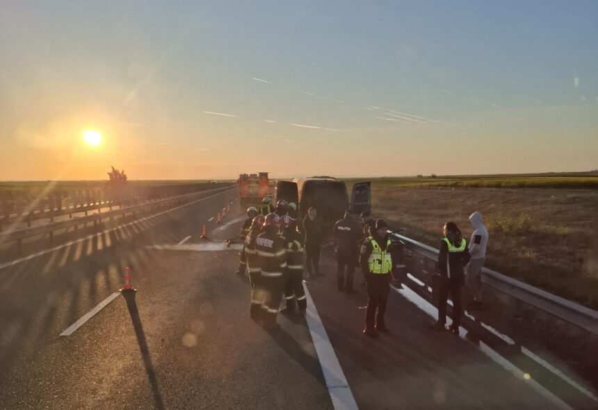 incendiu pe autostrada a1 in apropiere de pecica o autoutilitara a ars in aceasta dimineata 69f700f7ebf49