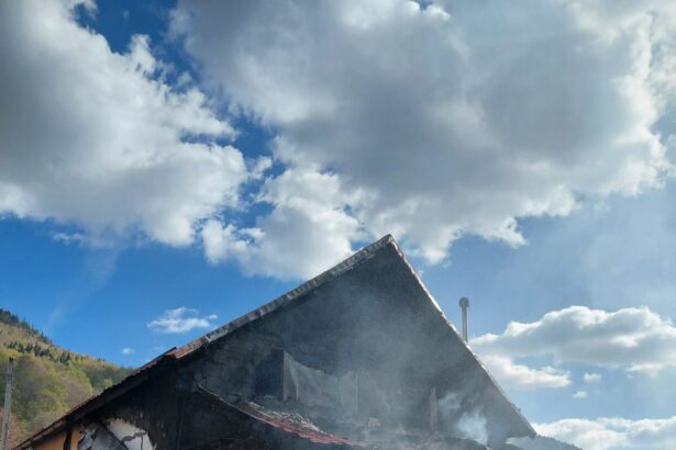 interventii in lant pentru pompierii din huedin trei incendii in cateva ore 69f617d2eb56e