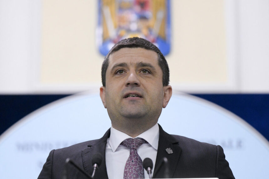 ministrul apararii nu a fost un esec al armatei a facut tot ce a putut cu echipamentele pe care le are 6a19badc9d059