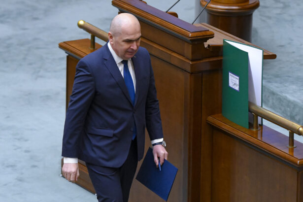 negocieri pe muchie de cutit inaintea motiunii psd aur impotriva guvernului bolojan voturile din sos pot pace si de la neafiliati pot decide soarta executivului 69f89da29dd5f