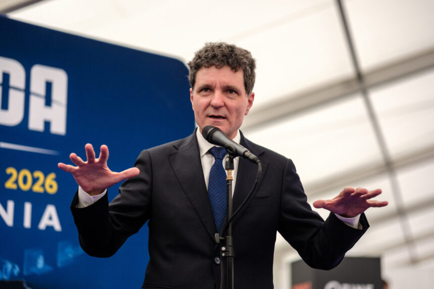 nicusor dan la summitul european pentru combaterea dezinformarii dezinformarea nu e doar o chestiune de democratie e o chestiune de prosperitate 6a16a1c3e5725