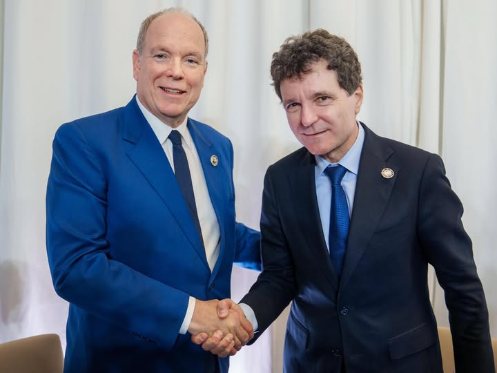 nicusor dan s a intalnit cu principele albert al ii lea de monaco in marja summitului comunitatii politice europene 69f875d11b27c