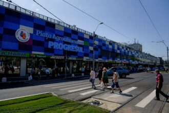 o parte din piata progresul vizata pentru demolare la 15 ani de la construire 69fc45da80053