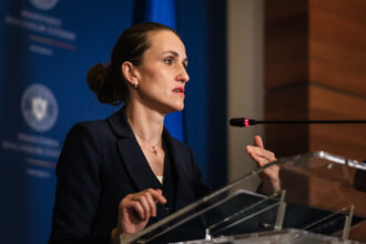 oana toiu inaintea motiunii de cenzura votul meu este impotriva suntem intr o criza politica inutila 69f4bf6642beb