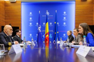 oana toiu si seful comitetului militar nato discutii la bucuresti despre securitatea marii negre si amenintarile cu drone 69fce909def49