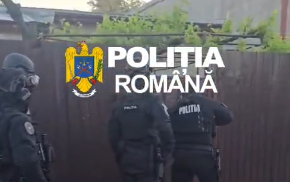 perchezitii in bucuresti si trei judete dupa atacul asupra macelarului lui bebino politistii au ridicat arme si obiecte contondente 6a0ac41884a2d