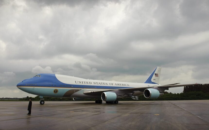 poluare la baza militara care gazduieste air force one combustibilul pentru avioane a ajuns in apa 6a01acc913080
