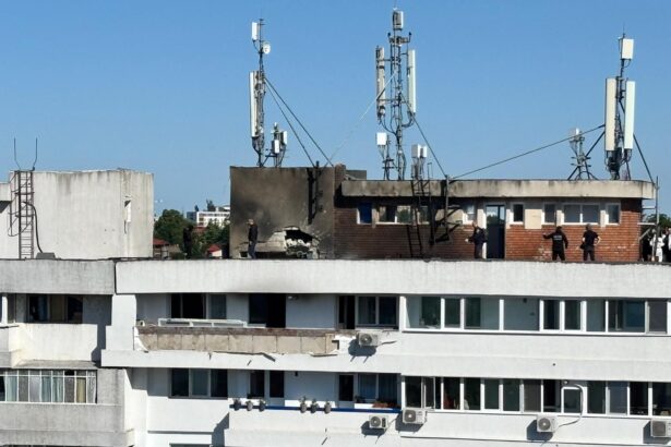 prefectura galati locuitorii din blocul lovit de drona pot opta pentru relocare inspectorii isc vor face o expertiza tehnica a blocului 6a1975d260a68