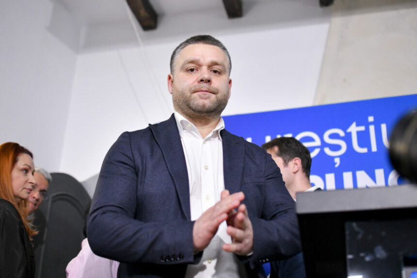 psd a votat azi bugetul lui ciucu la primaria capitalei in timp ce in parlament da jos guvernul bolojan 69f9c04972737