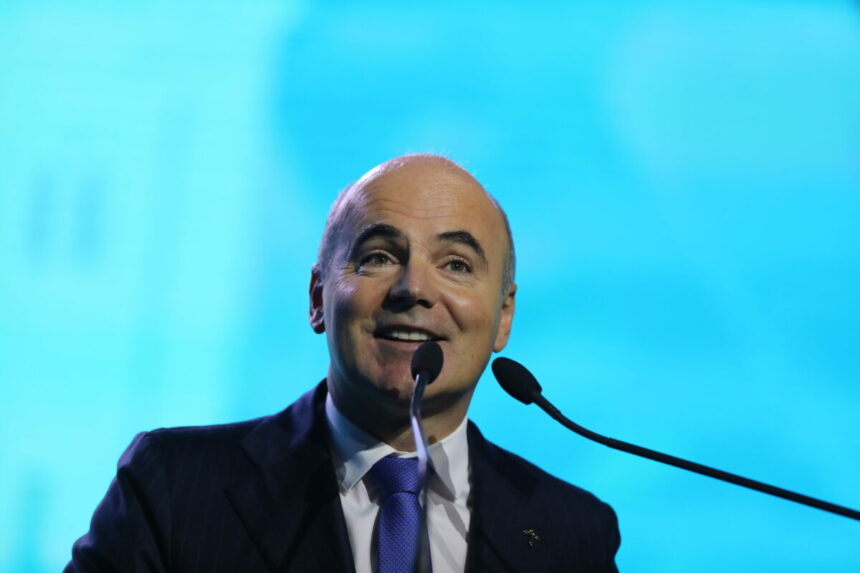 rares bogdan romania poate deveni el dorado investitional dar este blocata de prostie si jocuri politice marunte 6a0acb237c6d8