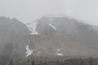 salvamont arges risc crescut de avalanse la altitudini peste 1 800 de metri turistii sfatuiti sa evite traseele unde sunt conditii meteo severe 69f62003517b0