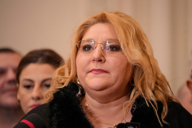 sosoaca parlamentarii sos romania vor vota pentru caderea guvernului 69f9aa2aad682