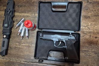 tanar de 25 de ani prins cu un pistol cu aer comprimat pe a1 69f9cd0f9ede5