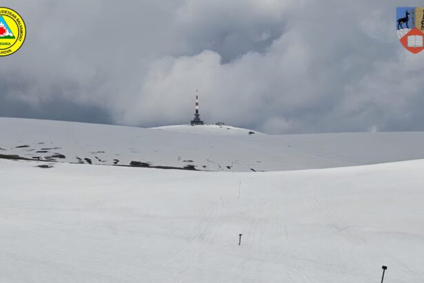 traseele turistice inchise in platoul bucegi sunt asteptate ploi ninsori si viscol 6a07438314810