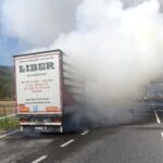 un autotren care transporta butelii a luat foc in caras severin 69f743ee3494b