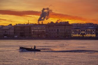 un oras istoric din rusia cu peste 5 milioane de locuitori ar putea fi inundat din cauza unui ghetar 6a147beb51ba5