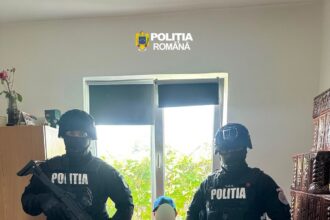 un politist in misiune a fost muscat de un caine asmutit de un barbat impotriva caruia fusese emis un ordin de rotectie 6a1af3bda5314