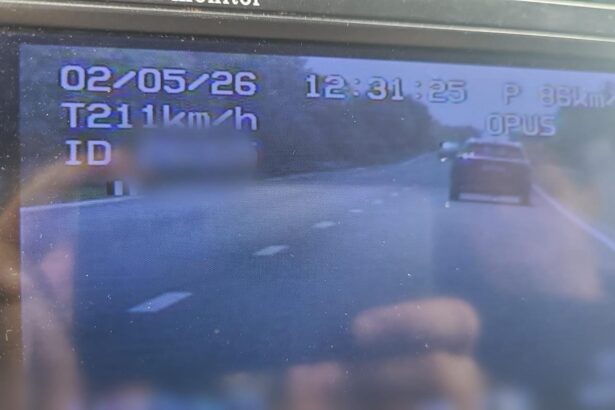 un sofer din timis prins cu peste 200 de kilometri la ora pe un drum national 69f740493a906