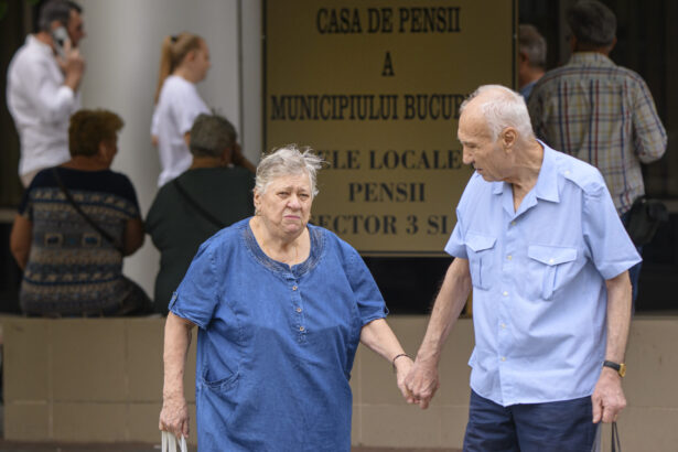 val urias de pensionari peste jumatate dintre angajatii statului vor iesi la pensie in urmatorii 15 ani raport 69fda32249aea