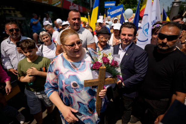 amenzi si sesizari penale dupa marsul normalitatii la care a participat diana sosoaca 6a2db50feb1d1
