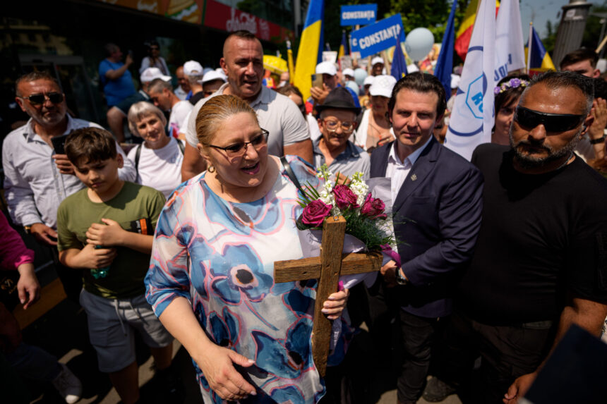 amenzi si sesizari penale dupa marsul normalitatii la care a participat diana sosoaca 6a2db50feb1d1
