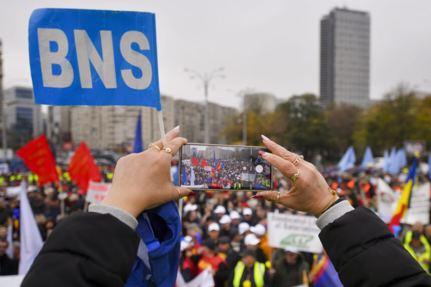 bns cere retragerea imediata a noii legi a salarizarii sindicatele acuza lipsa de transparenta si avertizeaza asupra unor noi inechitati 6a213f0bab24f