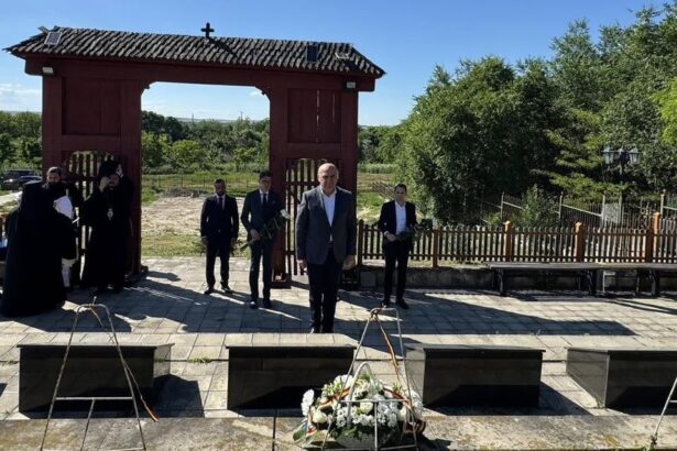 bolojan a depus o coroana de flori la cimitirul romanesc de la tiganca in memoria soldatilor romani 6a2d9d981c5e3