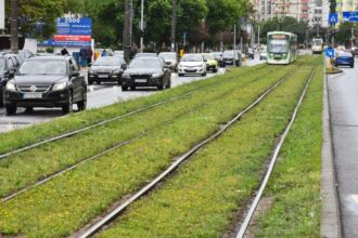 bucuresti un tramvai a deraiat pe bulevardul preciziei dupa ce a fost lovit de un tir 6a32c751600bf