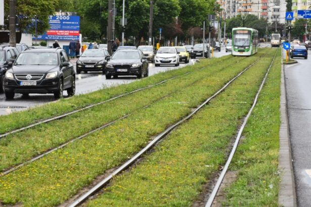 bucuresti un tramvai a deraiat pe bulevardul preciziei dupa ce a fost lovit de un tir 6a32c751600bf