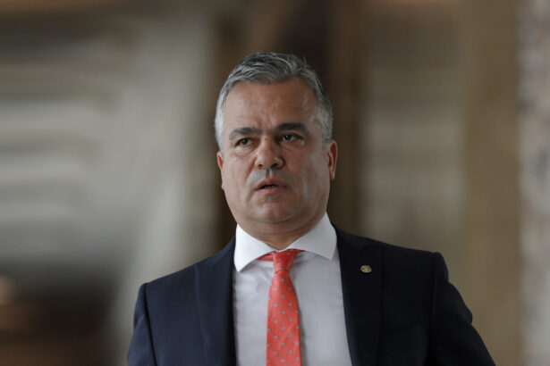 ce scrie despre sansele lui vestea cea mai mare companie la nivel mondial de consultanta si risc politic 6a315c4e7c411