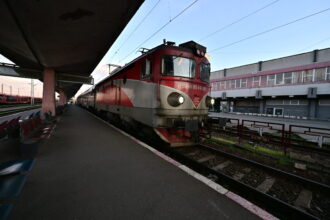 circulatie feroviara blocata mai multe trenuri cfr calatori afectate de o defectiune la o locomotiva electrica 6a2135ba88684