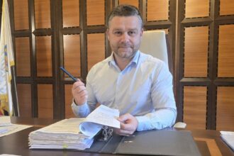 ciucu il demite pe seful care se ocupa de transportul in comun din bucuresti ilfov 9 structuri fac aceleasi lucruri pe cine a pus in functie 6a294feada515